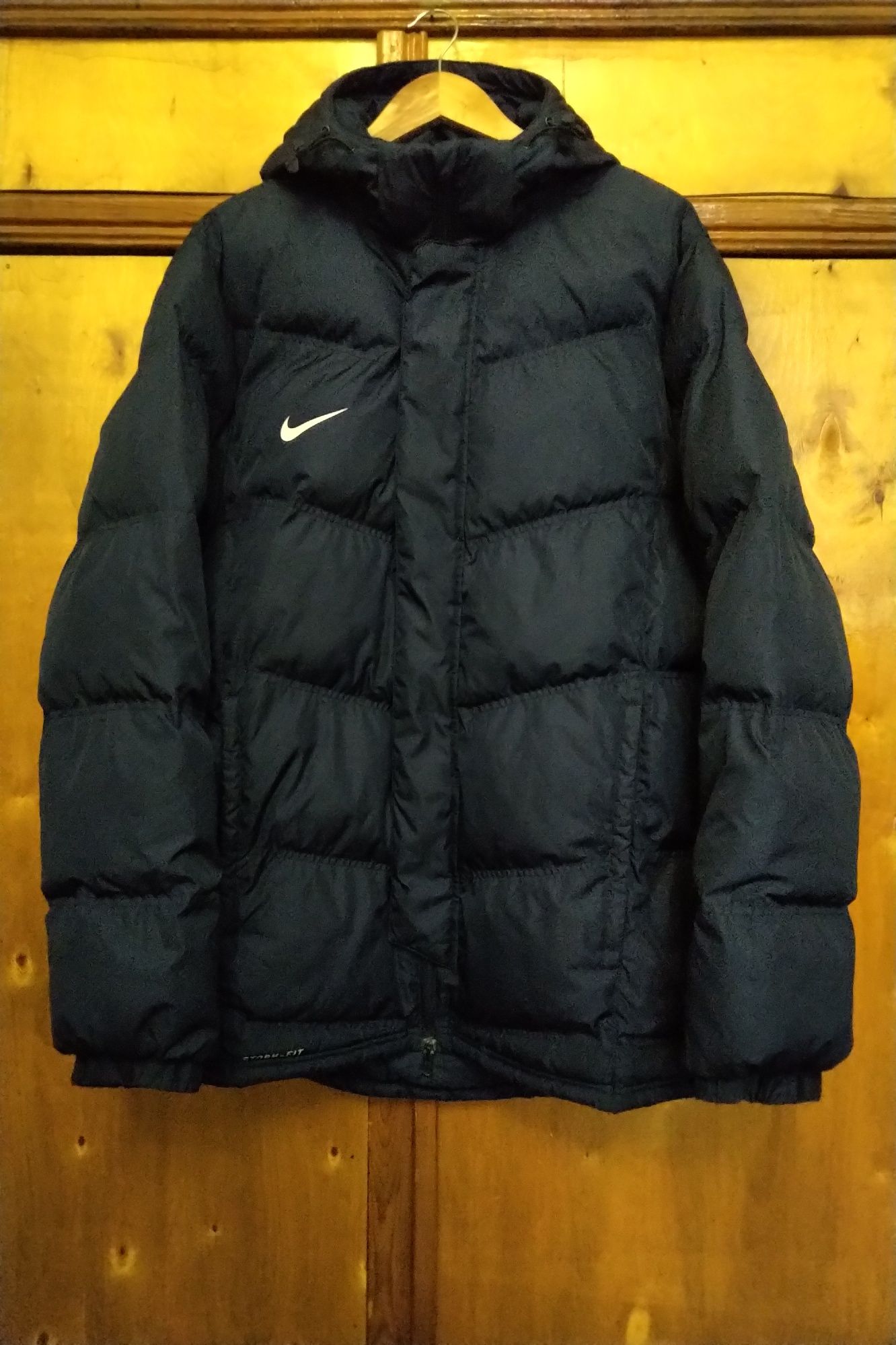 Зимова куртка Nike (обмін)