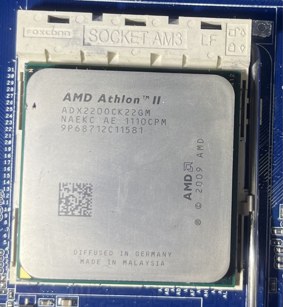 Процесор AMD Athlon II X2 220 2.8 Ghz ADX2200CK22GM Socket AM3, AM2+