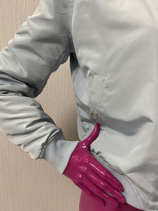 Дутая куртка голубая Stradivarius женская(весна-осень)