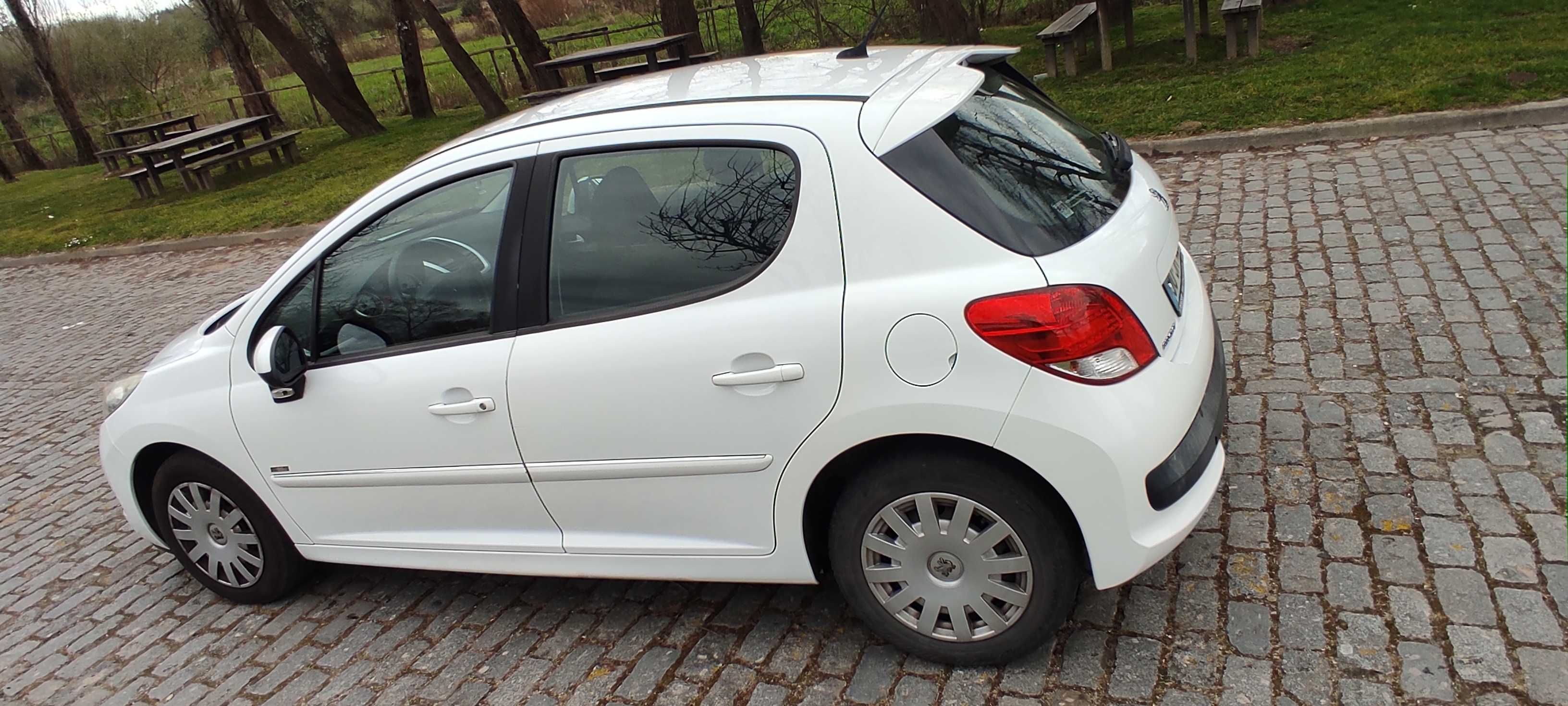 Peugeot 207  1.6HDi