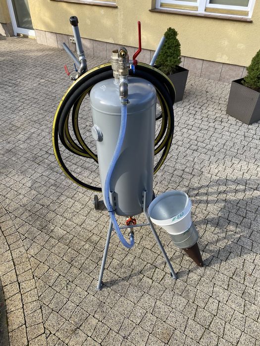 Piaskarka mobilna ciśnieniowa piaskowanie