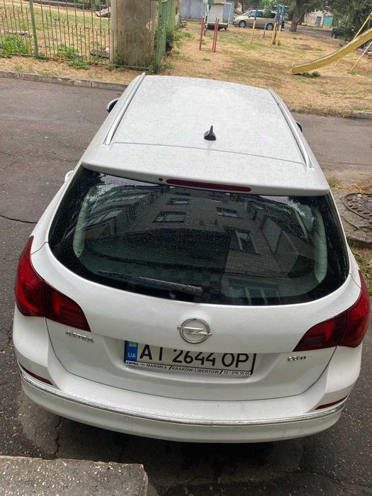 Opel Astra Sports Tourer COSMO 1.7 CDTI МТ (110 к.с.) 2013 рік