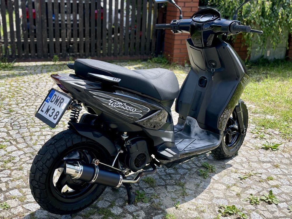 Sprzedam skuter piaggio typhoon 125 rok2012