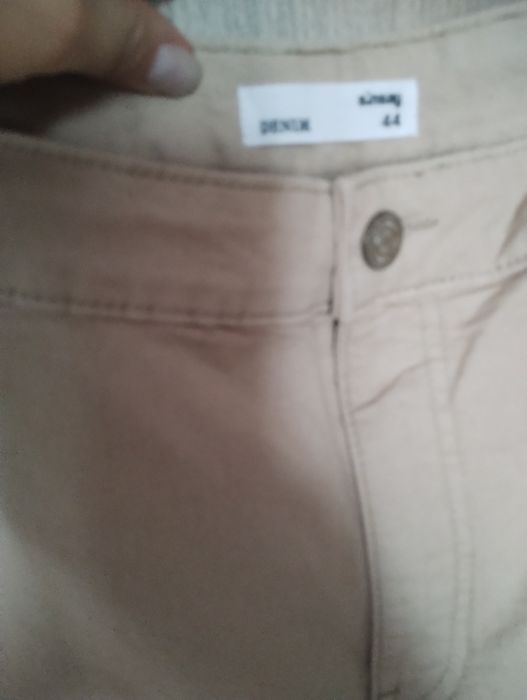 Spodnie jeansowe damskie z wysokim stanem r 44 Sinsay