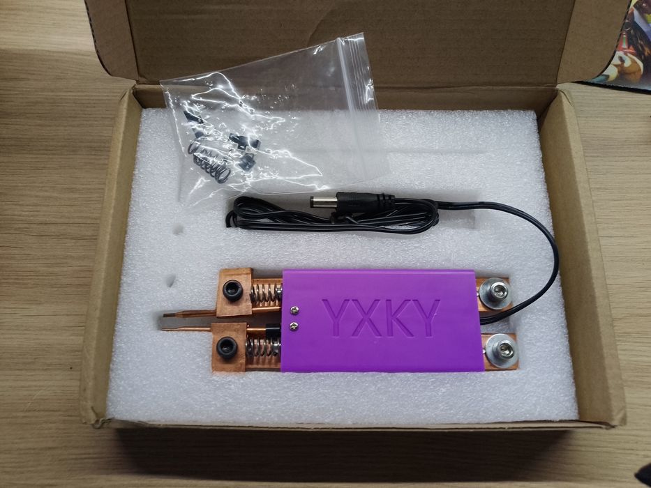 Ручка для точкової зварки з встроєною кнопкою