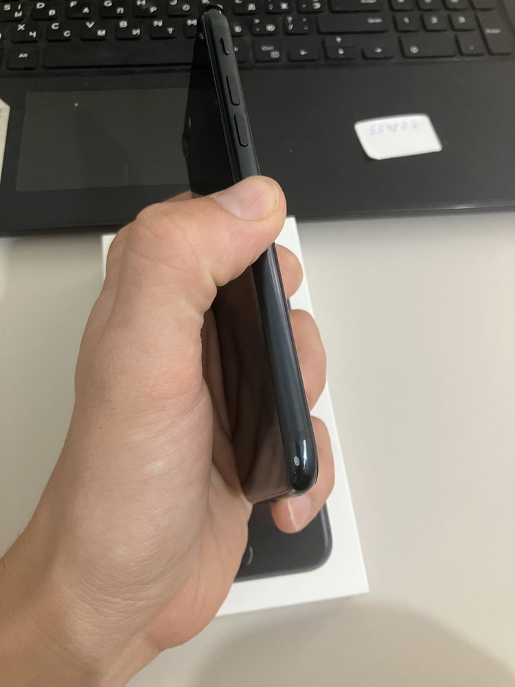 Телефон Iphone SE3 2022