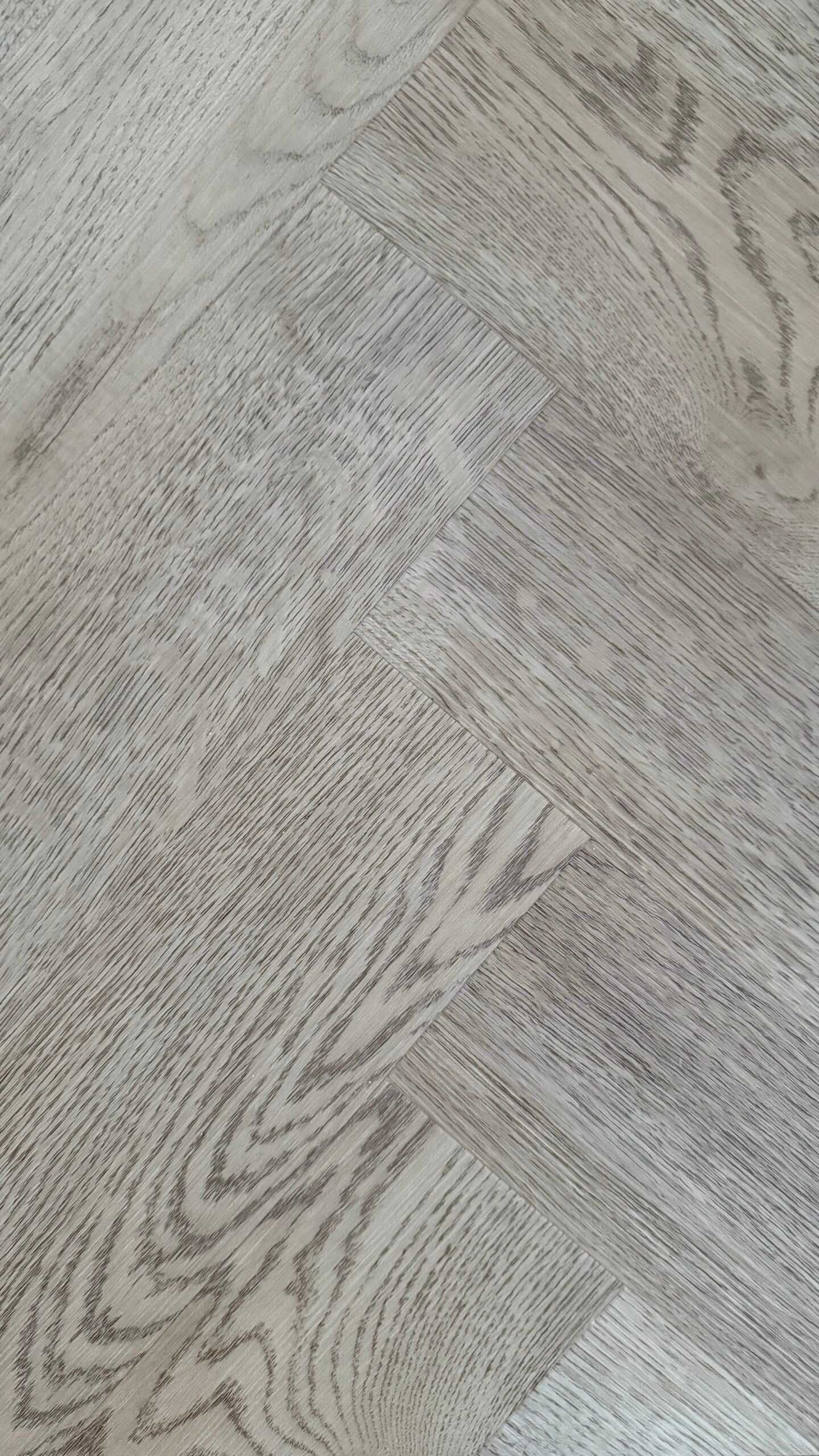 Panele winylowe jodełka z podkładem akustycznym 2w1 wraz z montażem