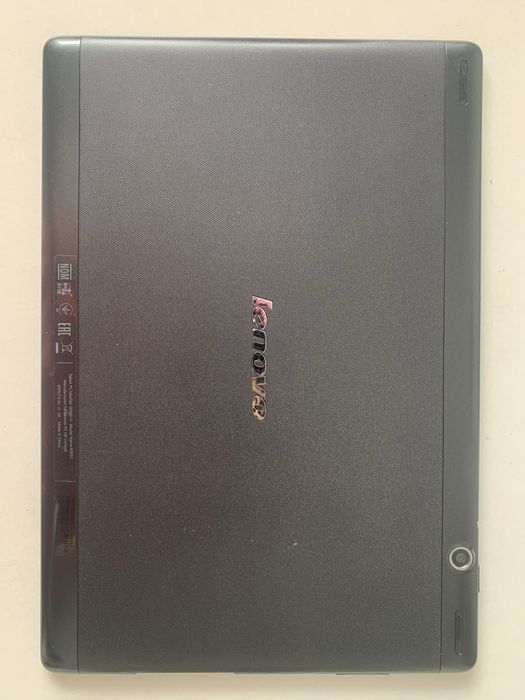 Планшет Lenovo з чохлом і зарядкою