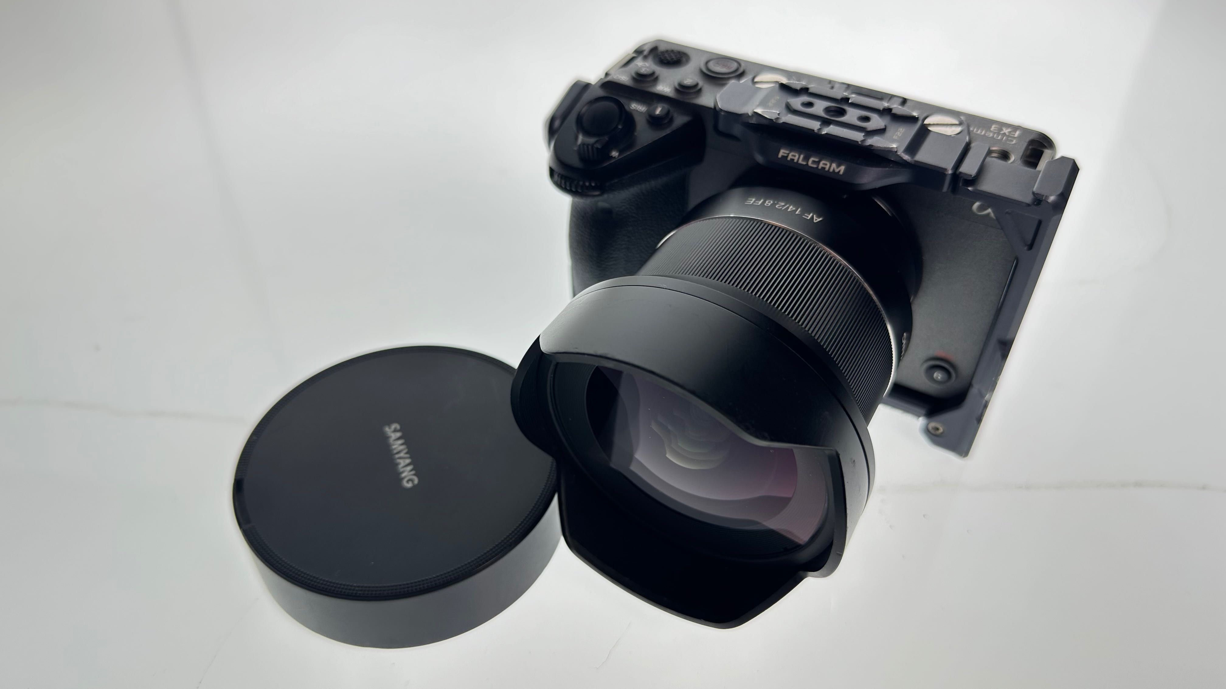 Крутий АФ ширік для SONY FE задешево - Samyang 14 2.8