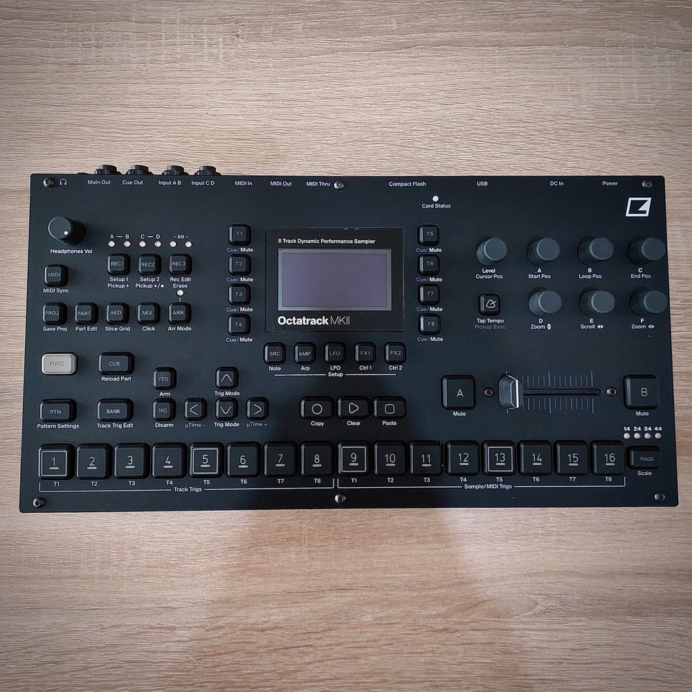 Sampler Elektron Octatrack mk2 + decksaver
