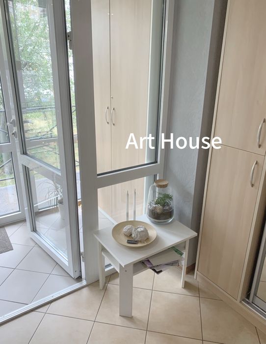 Фасад, окремий вхід, офіс, клініка, салон, курси, інше, Бажана