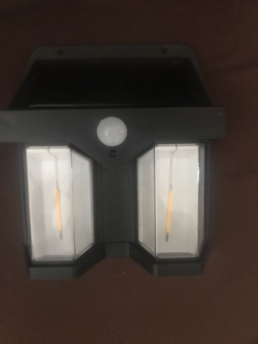 lamka z panelem fotowoltajicznym