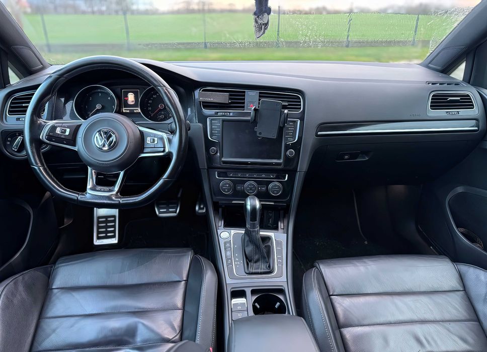 Volkswagen Golf      2016