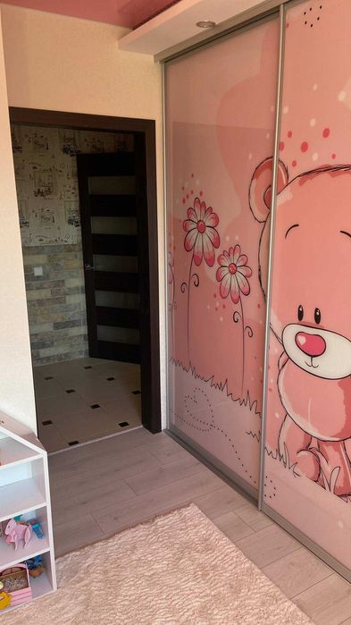 Продам 3 кімнатну квартиру 5/5 (пр-т Будівельників 32А)