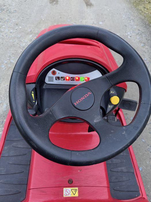 Traktorek kosiarka Honda HF2417 z zamiatarką