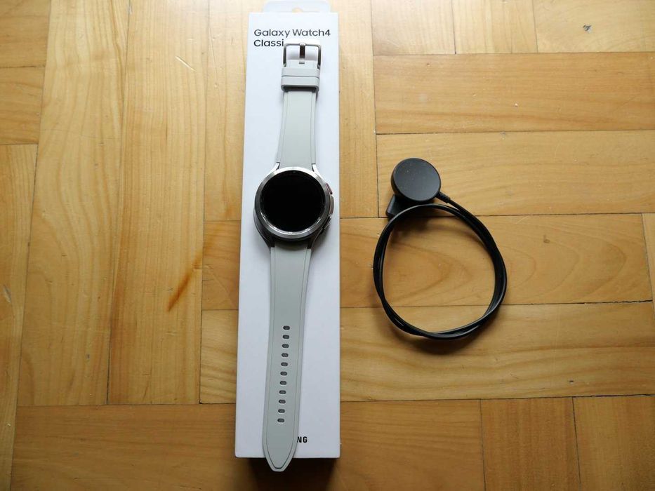 SAMSUNG Galaxy Watch 4 Classic SM-R890