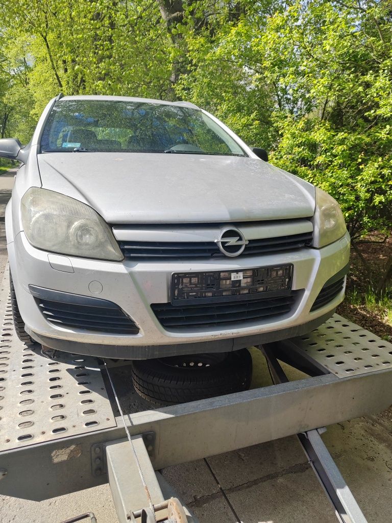 Kompletny przód Opel. Astra H 1.9 cdti