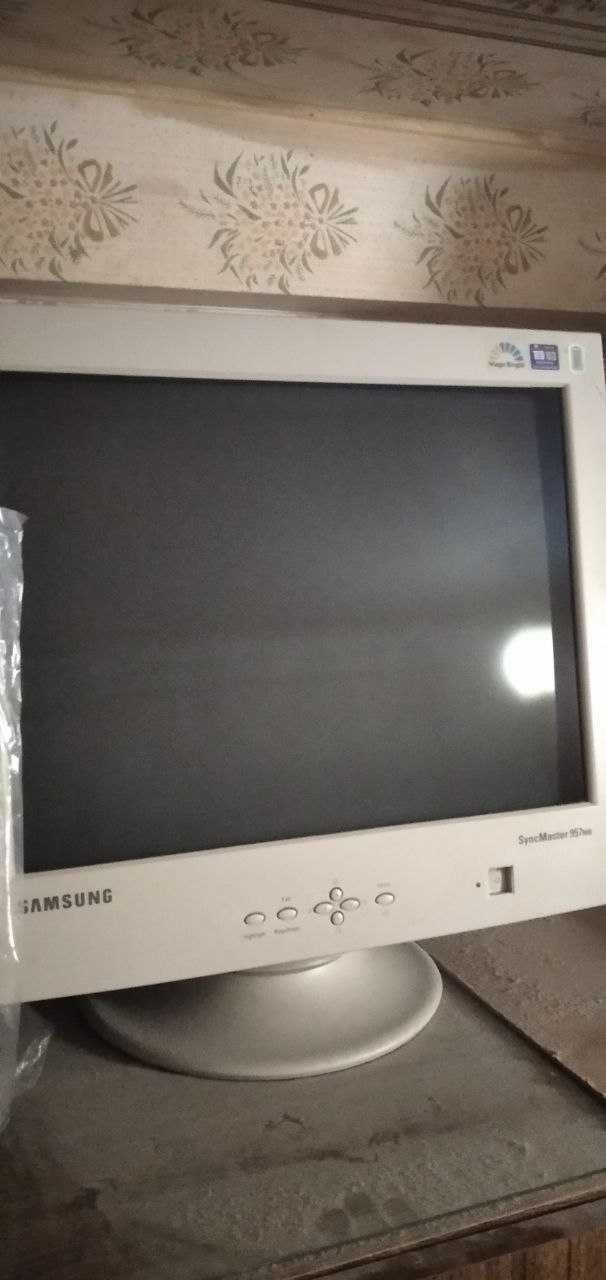 Монитор Samsung SyncMaster 957MB, ретро. 19 Дюйм