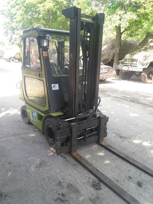 Навантажувач вилочний CLARK CMP15L