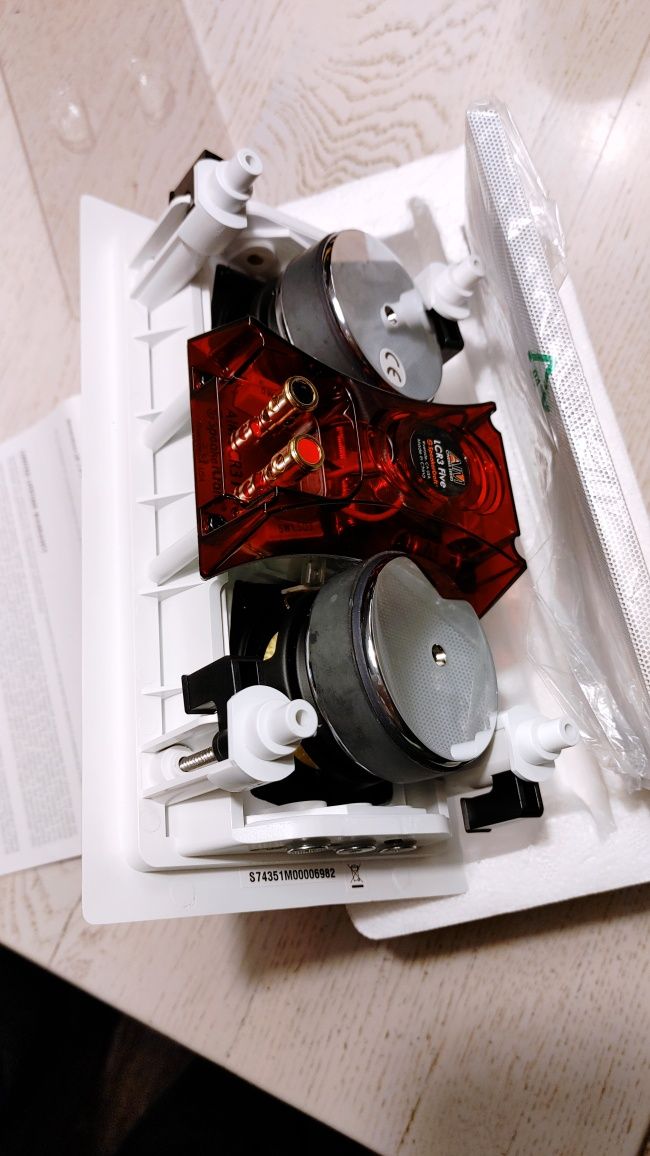 Вбудована преміум акустика Speakercraft стерео фронт тилові Atmos