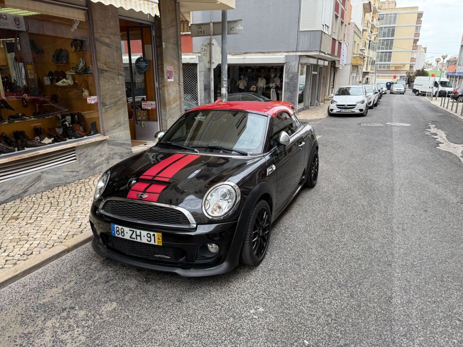 MINI Coupé John Cooper Works chega com seus 211 cv