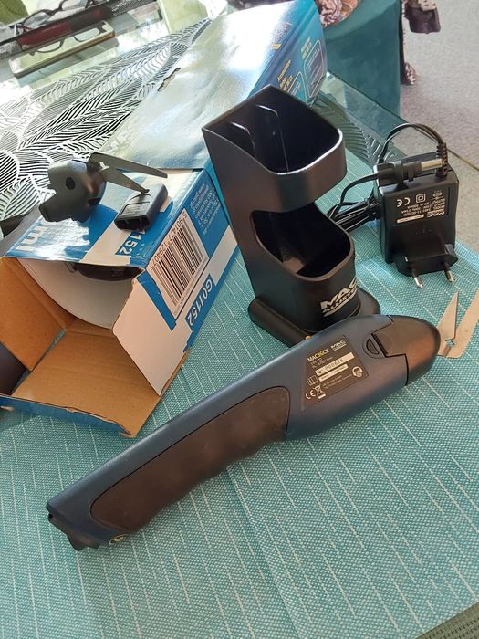 Nożyce do wykładzin, papieru...