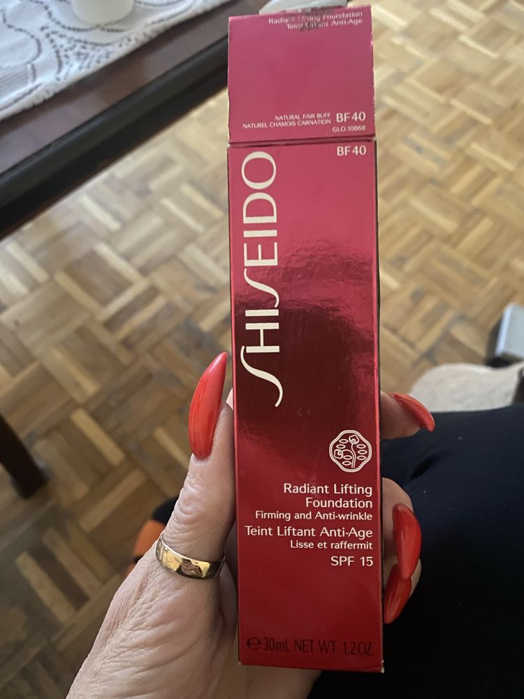 Shiseido radiant lifting podkład liftingujący