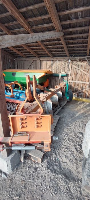 Sprzedam Pług AGROMASZ 4 skiby + fabrycznie dokręcana 5 Skiba. 4+1.