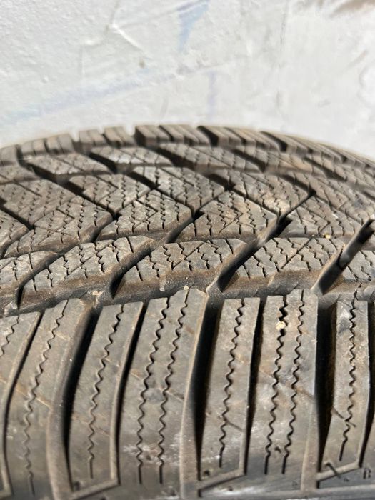 Шини до автомобіля