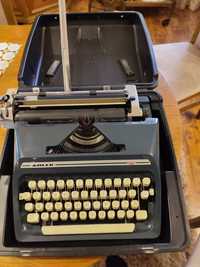 Niemiecka maszyna do pisania Adler