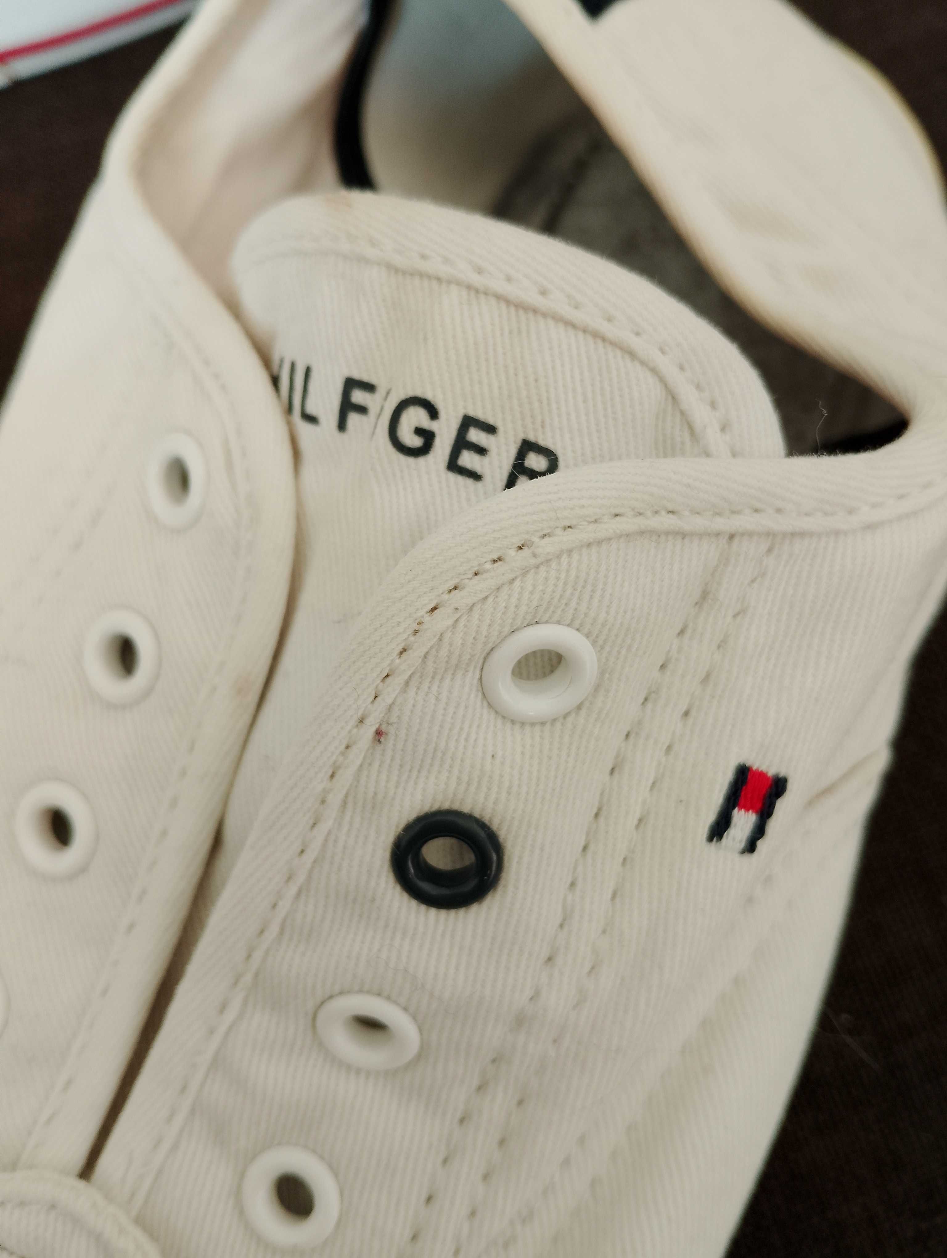 TOMMY HILFIGER. Trampki damskie.