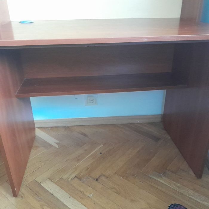 Робочий стіл для школяра