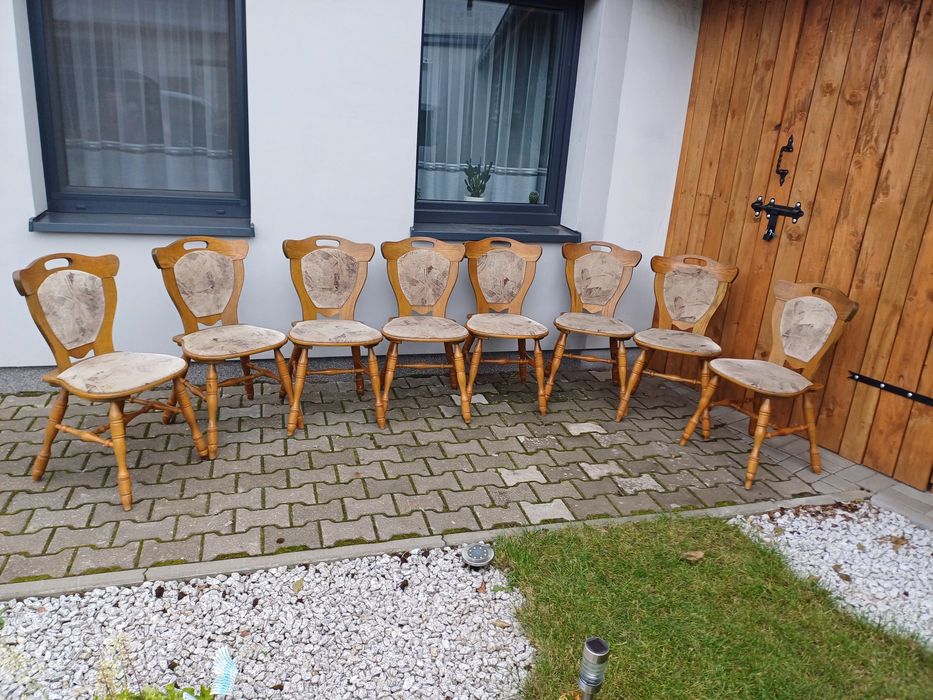 Krzesła 8 sztuk.