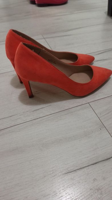 Szpilki koralowe pomarańczowe 38 Reserved