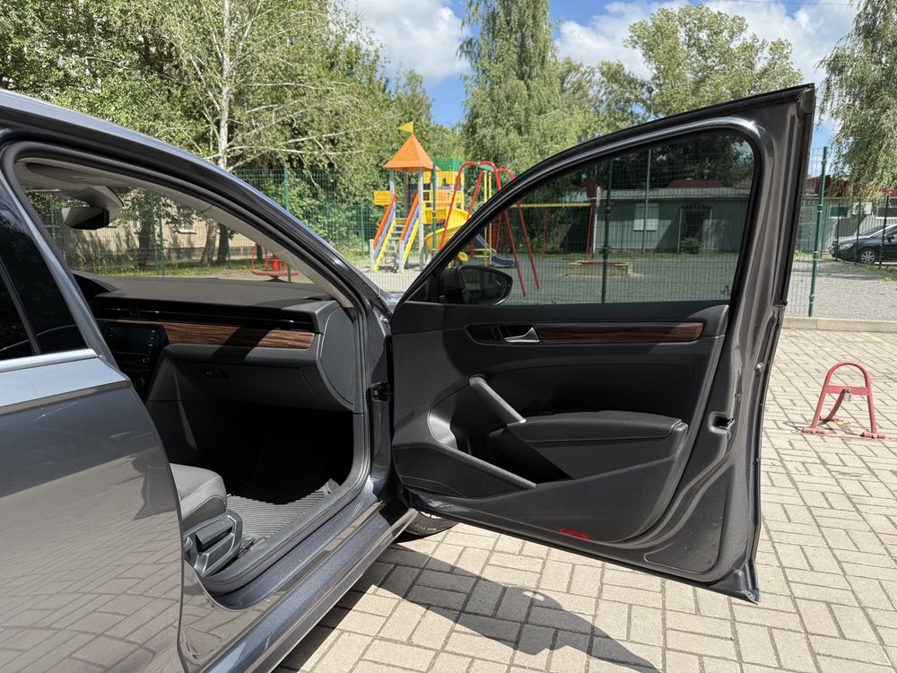 Volkswagen Passat B9 USA NMS 2 2021 2.0 бензин