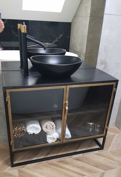 Loftowa metalowa szafka łazienkowa z misą i baterią - kompletny zestaw