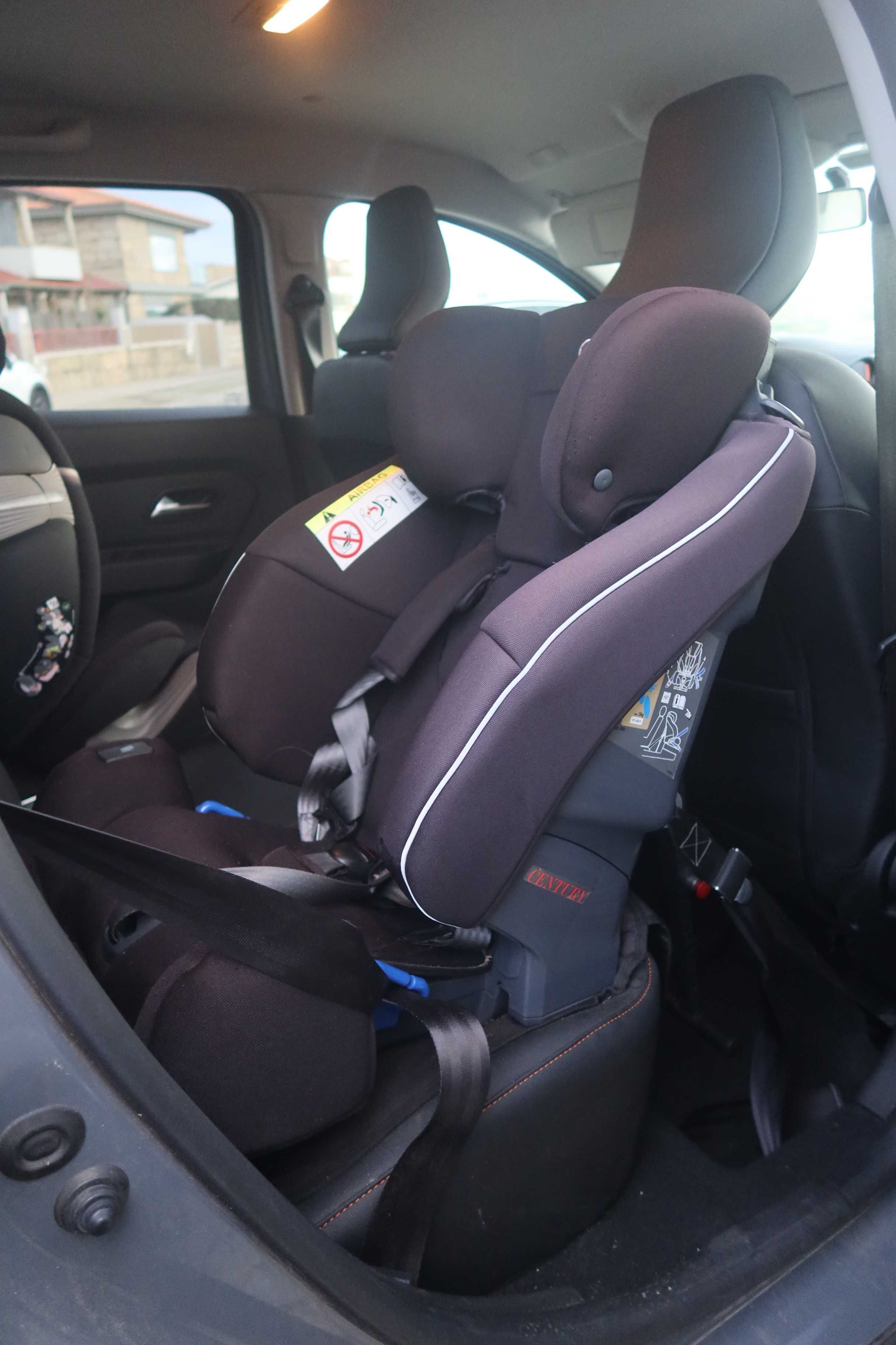 Cadeira- Auto Klippan Century 9-25kg com redutor e protetor de assento