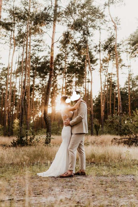 Suknia ślubna syrenka/rybka z piórami, tren r.34-36