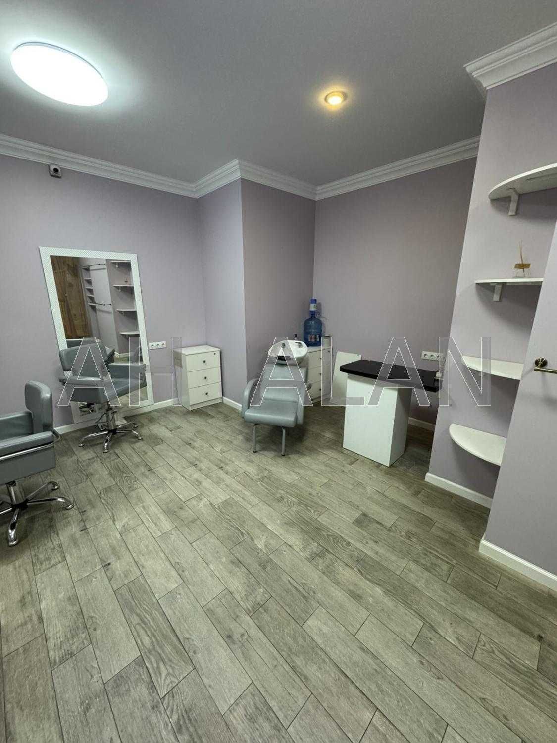 Продаж салона краси на вулиці Драгоманова 40з , Позняки
