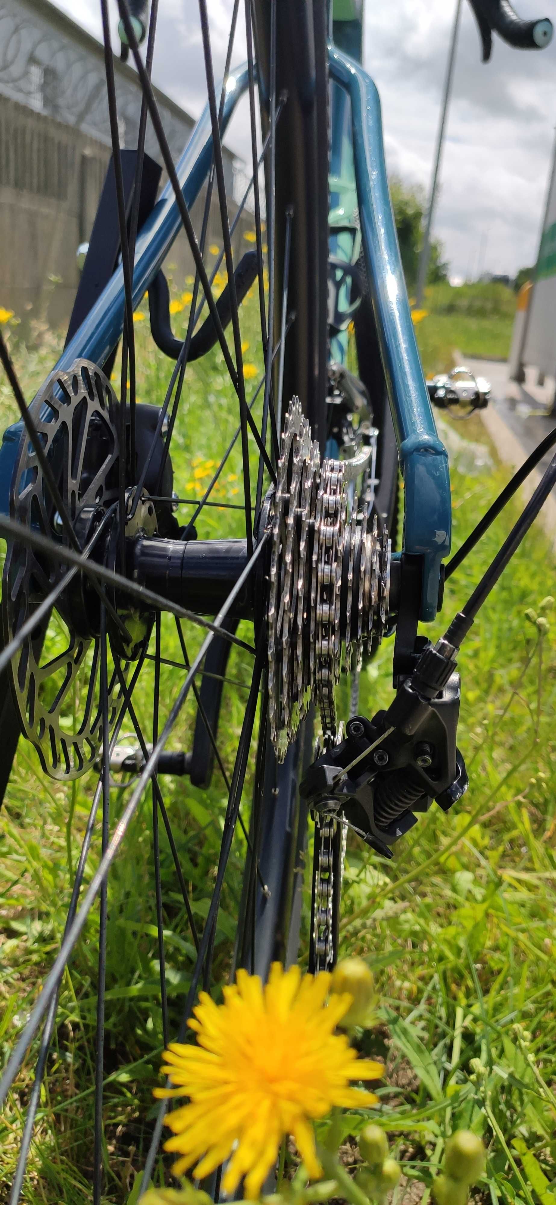 Doinwestowany gravel Giant Revolt 1 GRX rozmiar M/L