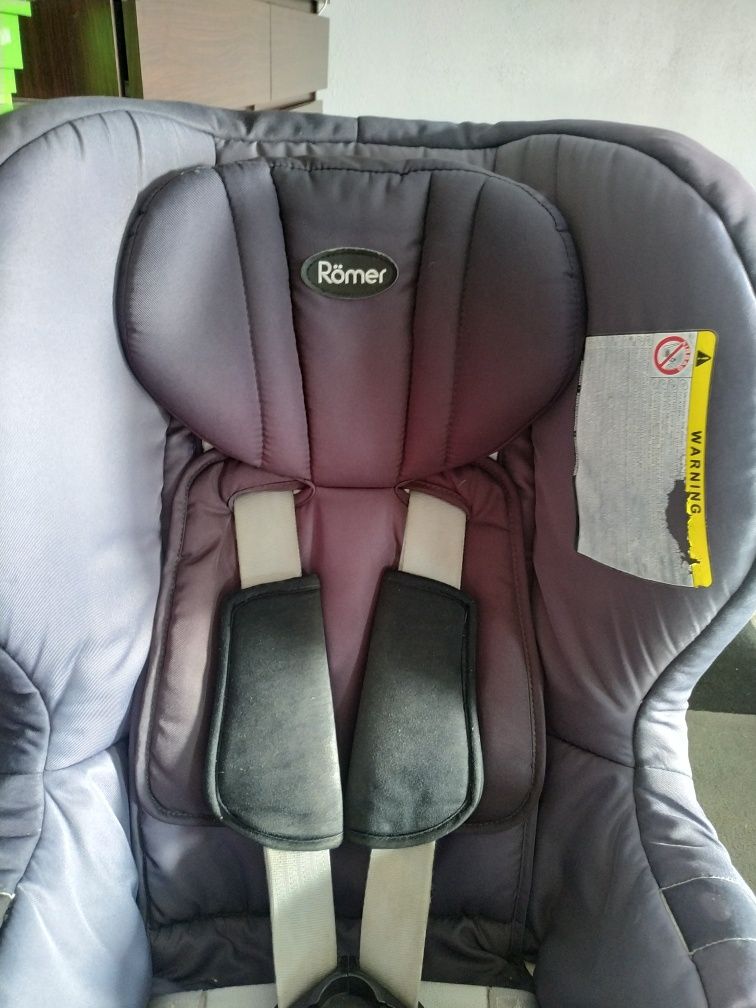 Britax Romet Max Fit max 18kg isofix