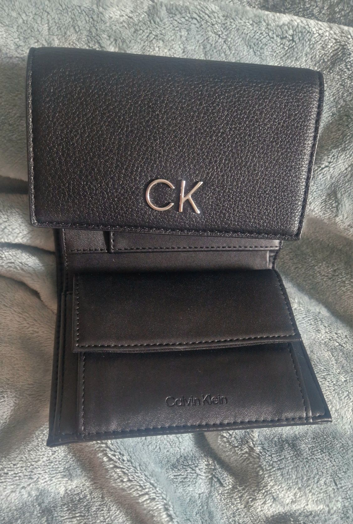 Calvin Klein portfel daily medium trifold, czarny