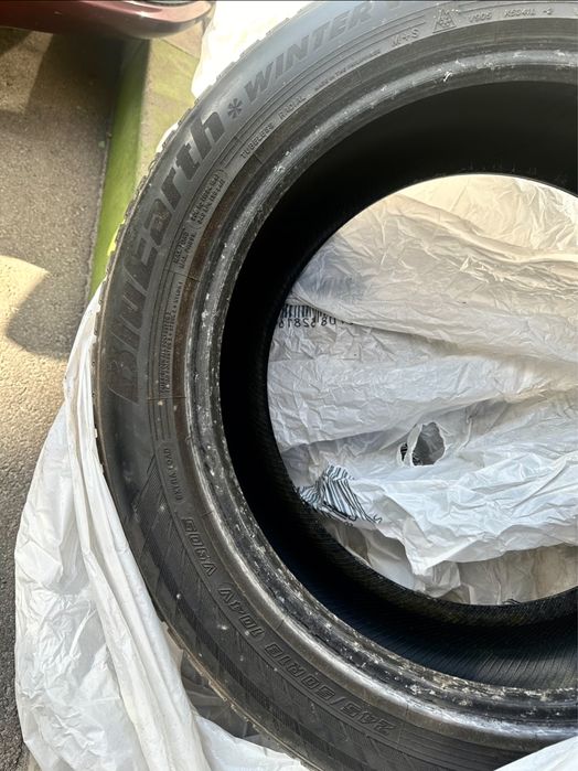 Yokohama BluEarth Winter V905 245 50 R18 104V