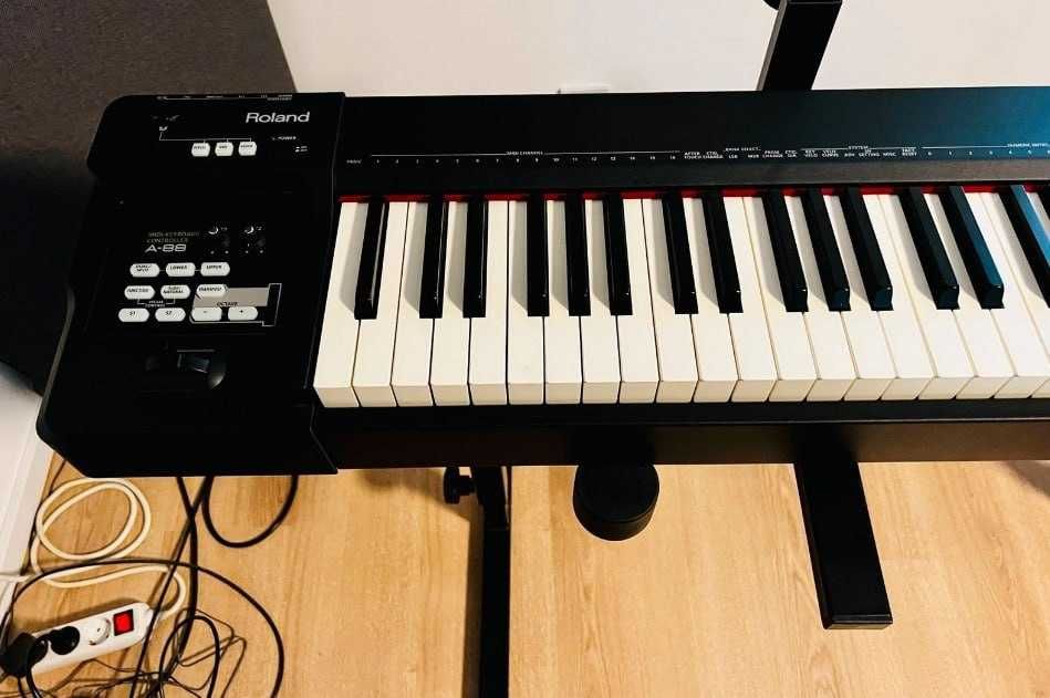 Roland A-88 (MK1) MIDI keyboard