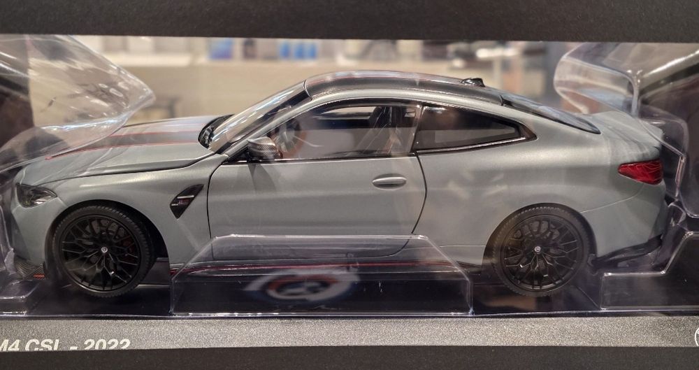 Miniatura 1:18 BMW M4 CSL, oryginalna, nowa