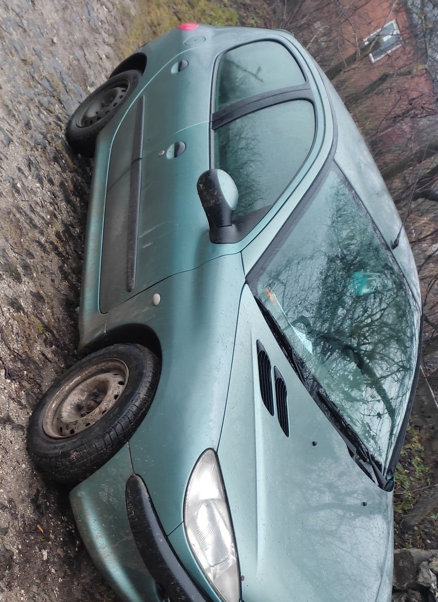 Пежо206(peugeot206)на запчасті