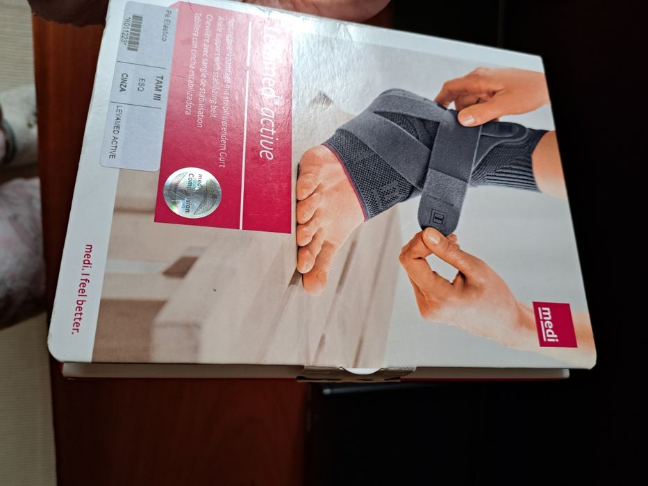 Pé elástico com almofadas MEDi, Pé lado direito, Levamed active Medi