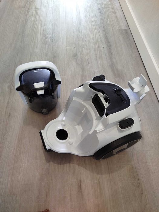 Aspirador sem Saco BOSCH Série 2 Parquet