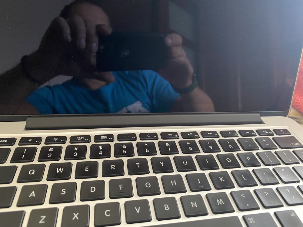 MacBook Pro srebrny