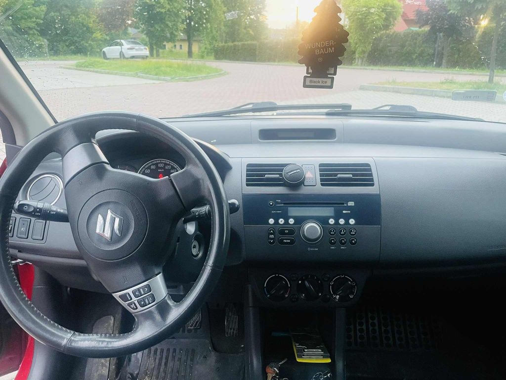Sprzedam Suzuki Swift 1.3 b